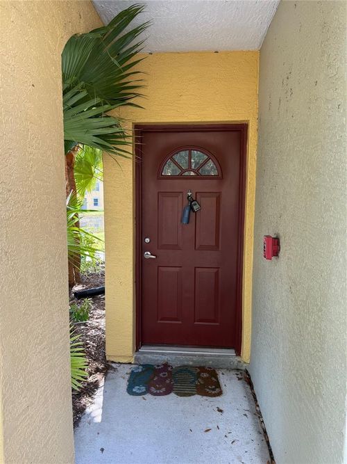 13-201-5681 Bentgrass Dr, SARASOTA, FL, 34235-7639 | Card Image