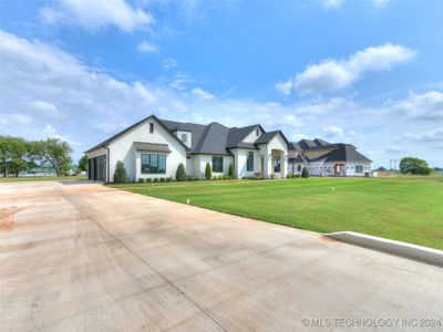 3183 E 168th Street S, House other with 4 bedrooms, 3 bathrooms and null parking in Bixby OK | Image 3