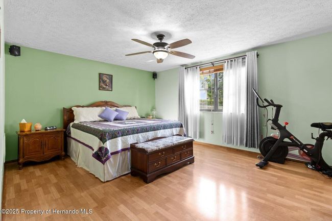 Main house Master Bedroom | Image 13