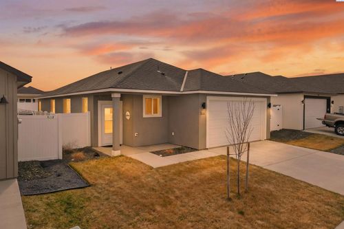 3663 Stardust St, Richland, WA, 99352-5576 | Card Image