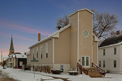 194 N Entrance Ave, Kankakee, IL, 60901-3649 | Card Image