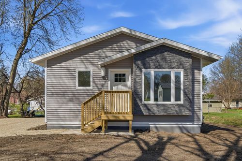 341 S Chestnut Ave, New Hampton, IA, 50659-2109 | Card Image
