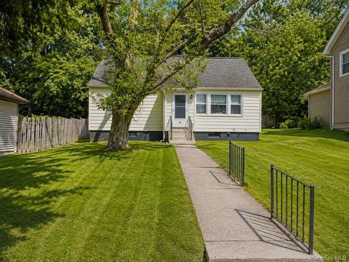 19 East Avenue, Montgomery, NY, 12586 | Card Image