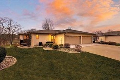 1242 Springbrook Dr, Baraboo, WI, 53913-3075 | Card Image