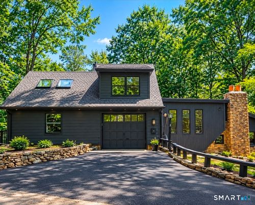 3 Topping Ln, Norwalk, CT, 06854-3418 | Card Image