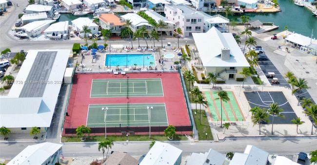 65821 Overseas Hwy, House other with 2 bedrooms, 1 bathrooms and null parking in Long Key FL | Image 41