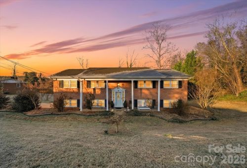 6719 Lakeview Ter, Hickory, NC, 28601-9489 | Card Image