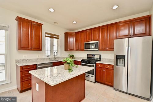 5027 Village Fountain Pl, CENTREVILLE, VA, 20120-3075 | Card Image