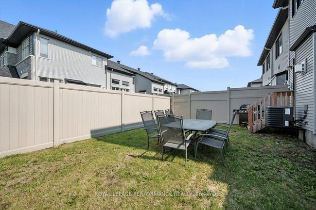 665 Cordelette Cir, House attached with 3 bedrooms, 3 bathrooms and 4 parking in Orleans ON | Image 40