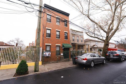 425 Barbey St, Brooklyn, NY, 11207-3703 | Card Image