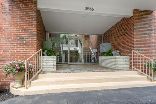 3566 Amberacres Dr, Cincinnati, OH, 45237-2513 | Card Image