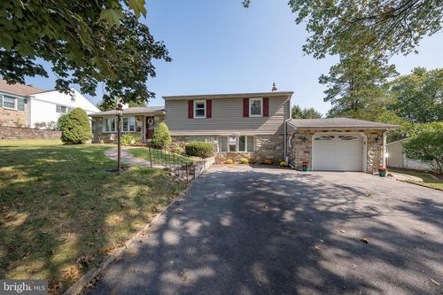 721 Buttercup Dr, WARMINSTER, PA, 18974-5511 | Card Image