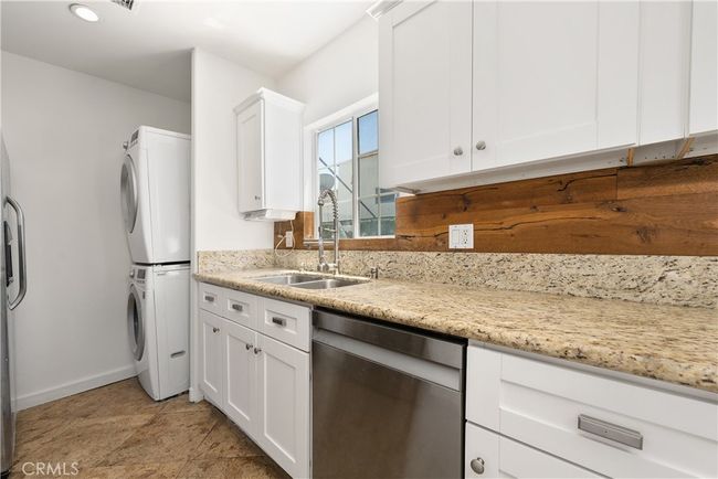 1944 Chariton St, House other with 3 bedrooms, 2 bathrooms and 2 parking in Los Angeles CA | Image 17