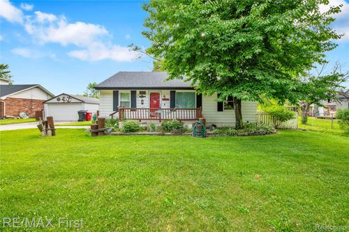 30555 Park St, Roseville, MI, 48066-1303 | Card Image