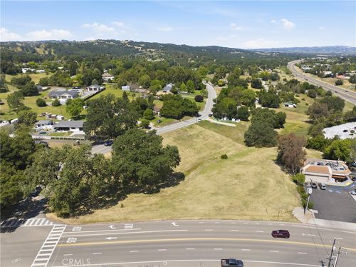 3975 Monterey Rd, Atascadero, CA, 93422-2423 | Card Image