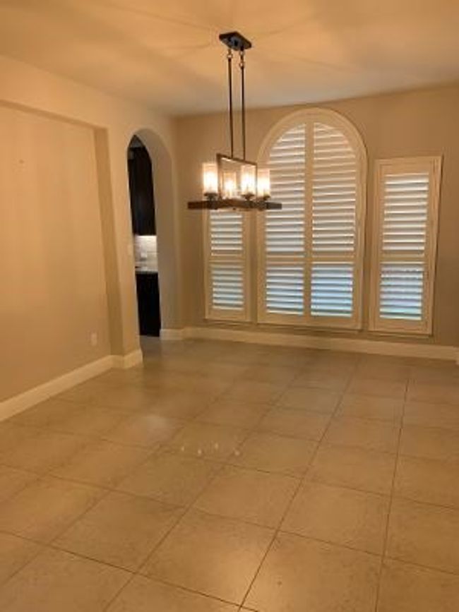 Large Dining Room | Image 6