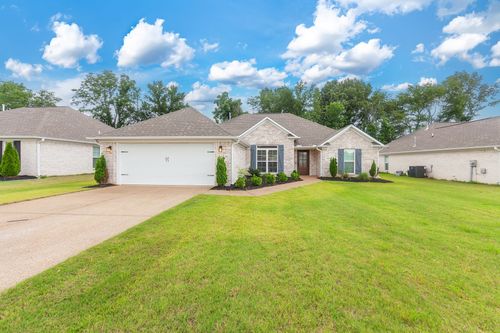 54 Golden Brooke Dr, Jackson, TN, 38305-6933 | Card Image