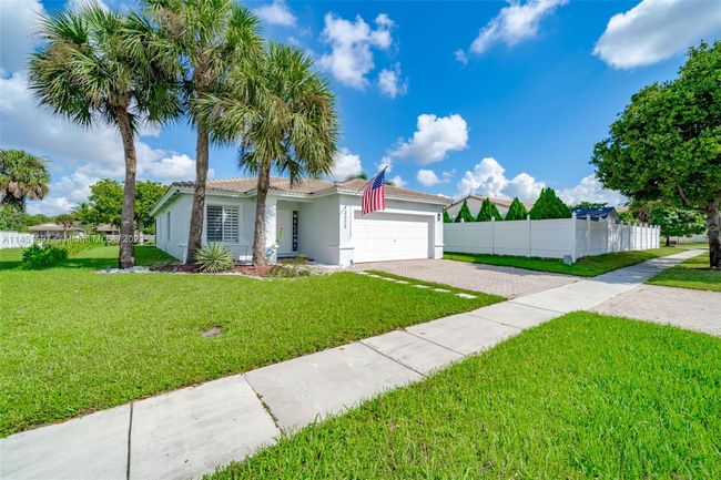 13323 Sw 44th St, House other with 3 bedrooms, 2 bathrooms and null parking in Miramar FL | Image 1