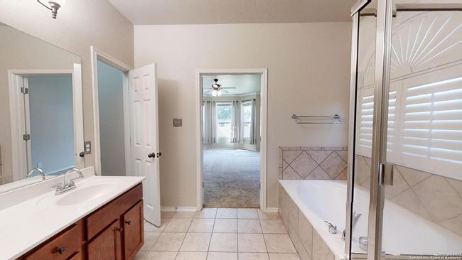 545 Triple Crown, House other with 4 bedrooms, 4 bathrooms and null parking in Schertz TX | Image 24