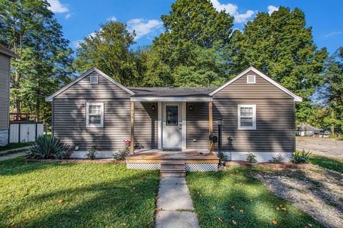 404 S Red Bud Trl, Buchanan, MI, 49107-1632 | Card Image