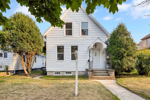 829 Humboldt Ave, Sheboygan, WI, 53081-6821 | Card Image