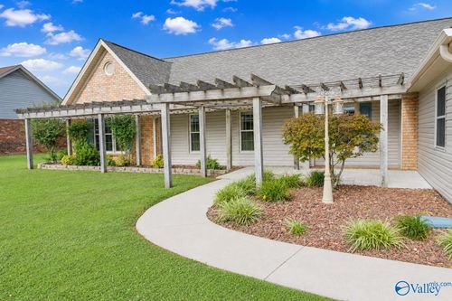 215 Oakview Cir, Killen, AL, 35645-6928 | Card Image