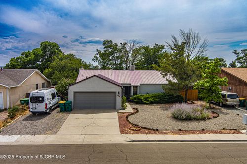605 E 37th St, Farmington, NM, 87401-2303 | Card Image