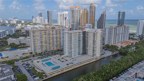 615-230 174th St, Sunny Isles Beach, FL, 33160 | Card Image