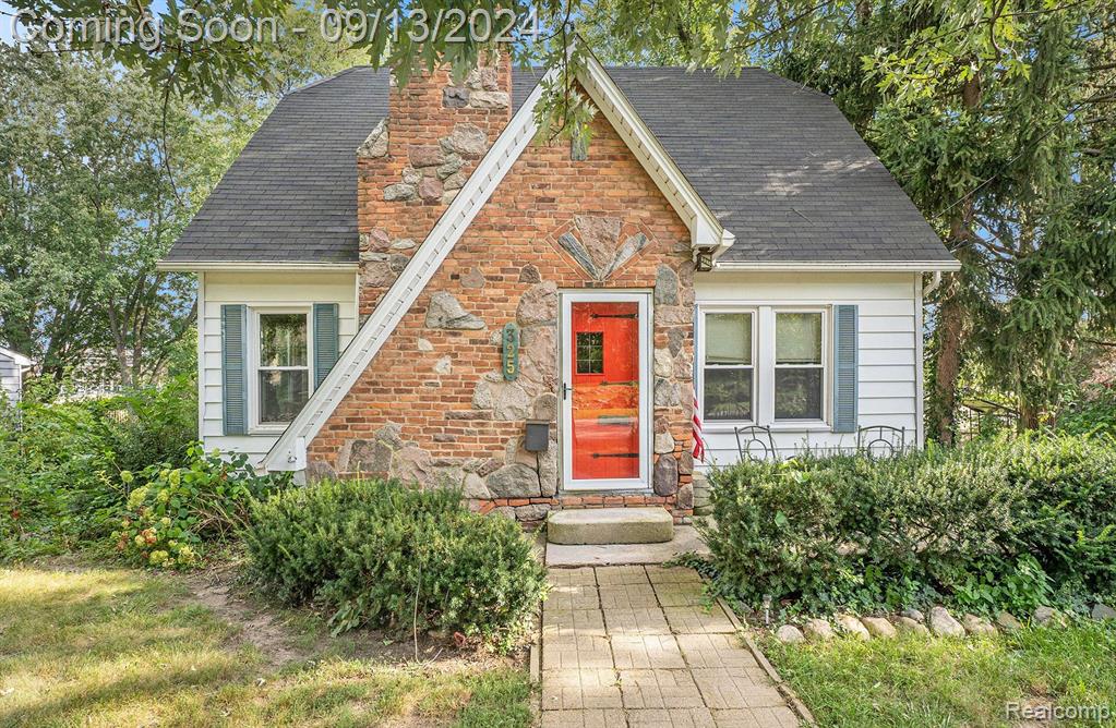 Orchard St, Grand Blanc, MI 48439