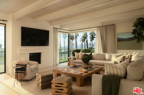 120 Hart Ave, Santa Monica, CA, 90405-3505 | Card Image