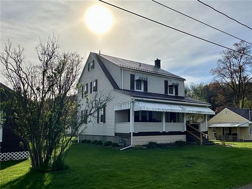 109 Center Dr, Adrian, PA, 16210-1201 | Card Image