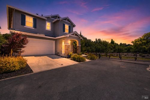 1273 Del Rancho Way, Petaluma, CA, 94954-6001 | Card Image