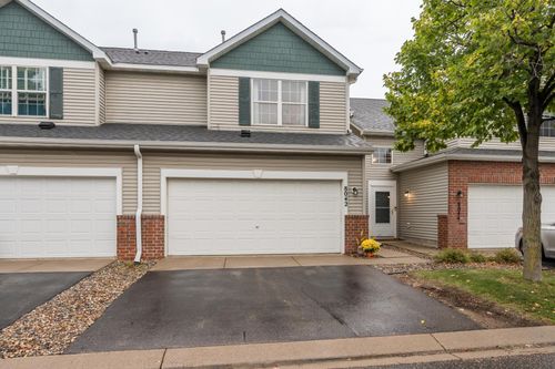 8042 Stratford Cir S, Shakopee, MN, 55379-3140 | Card Image