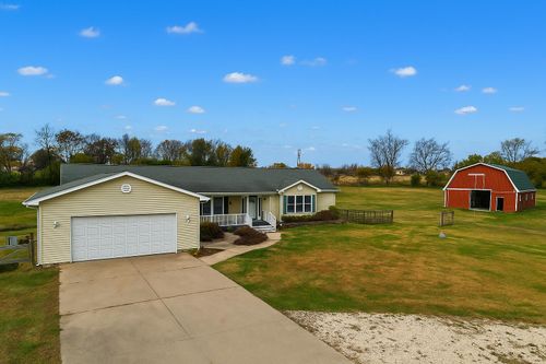 4314 W Hickory Rd, Hickory Corners, MI, 49060-9749 | Card Image