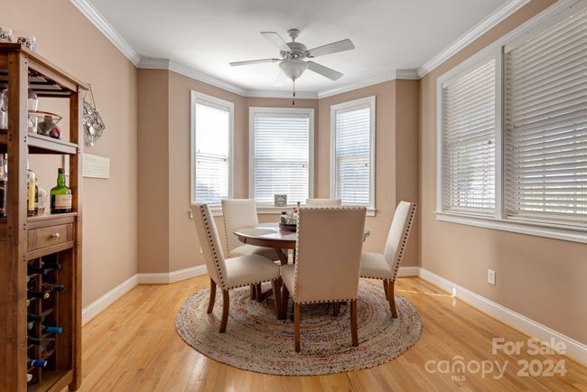 Breakfast Room/ Eat-in Kitchen | Image 19