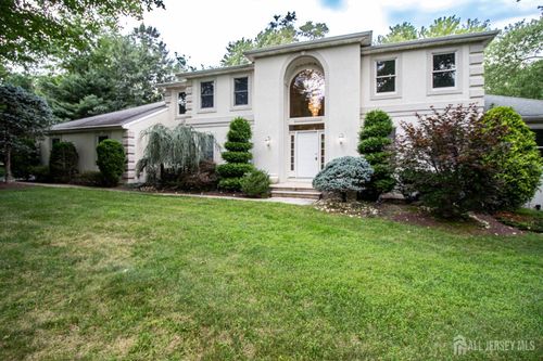 3 Polonia Ct, Monroe, NJ, 08831-8562 | Card Image