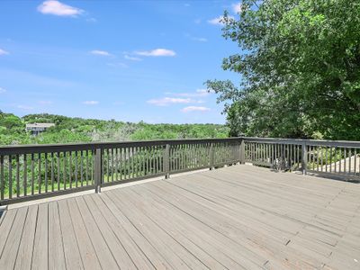 Front deck | Image 1