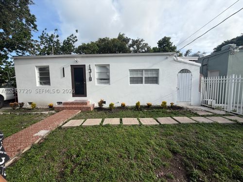 1318 Nw 34th St, Miami, FL, 33142-5504 | Card Image