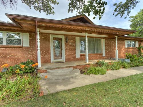 1501 S Avery Ave, Midwest City, OK, 73130-5722 | Card Image