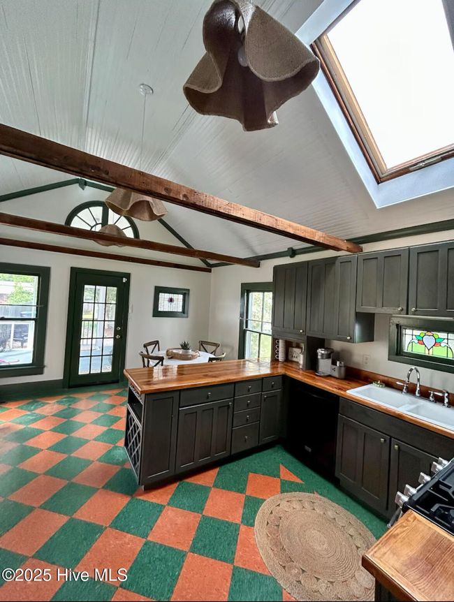 750 W 2 Nd St, House other with 2 bedrooms, 2 bathrooms and null parking in Washington NC | Image 8