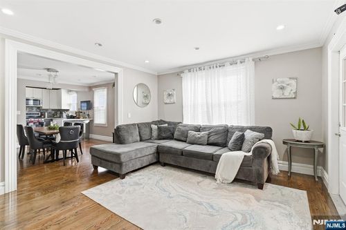 32 Elmwood Ter, Irvington, NJ, 07111-1905 | Card Image