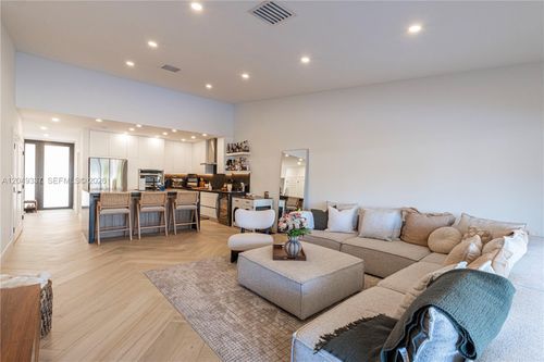 14808 Balgowan Rd, Miami Lakes, FL, 33016 | Card Image