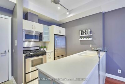 108 - 3 Mcalpine St, Condo with 1 bedrooms, 1 bathrooms and 1 parking in Toronto ON | Image 3