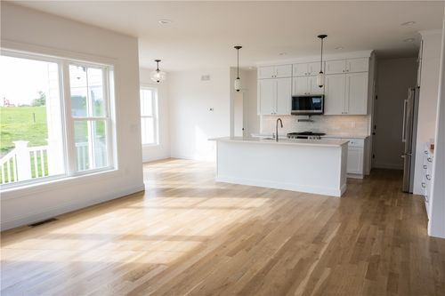 10 Revolution Way, Middletown, RI, 02842 | Card Image
