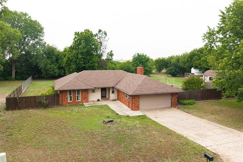 15375 Arrowhead Dr, Yukon, OK, 73099-8609 | Card Image