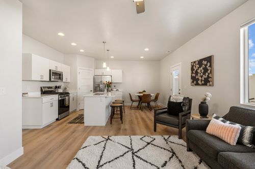 4118 S Baywood Dr, Washington, UT, 84780-3651 | Card Image