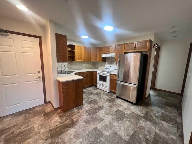 207 - 280 Riverside Dr E, Condo with 2 bedrooms, 2 bathrooms and 1 parking in Drumheller AB | Image 4