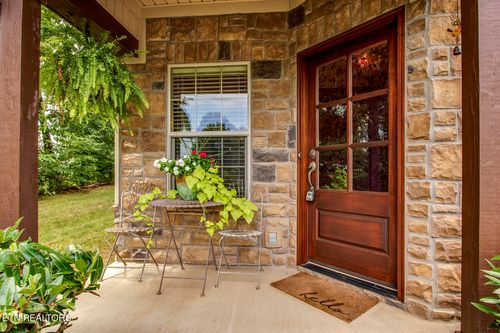 427 Cannon Point Way, Knoxville, TN, 37922-3575 | Card Image