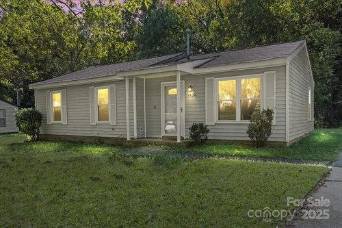 5924 Bridlewood Ln, Charlotte, NC, 28215-1653 | Card Image