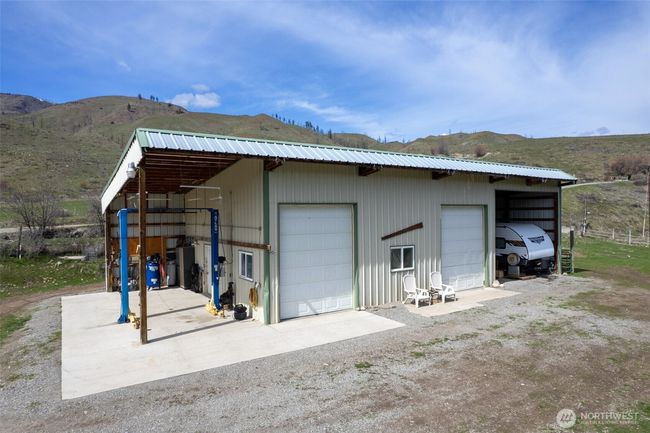 2081 State Route 153, House other with 4 bedrooms, 3 bathrooms and 4 parking in Carlton WA | Image 33